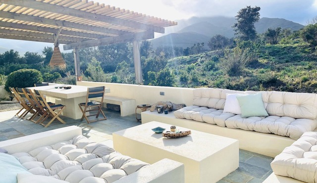 Contemporary villa with exceptional view of the maquis between sea and mountains