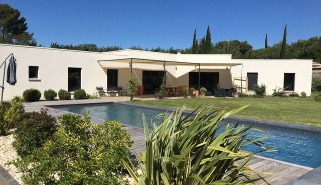 Contemporary villa with swimming pool set in 4000m2 of landscaped grounds