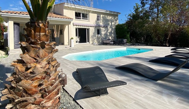 Contemporary villa R.H, sea and garrigues 15km from the center of Montpellier