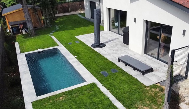 Contemporary villa in the countryside