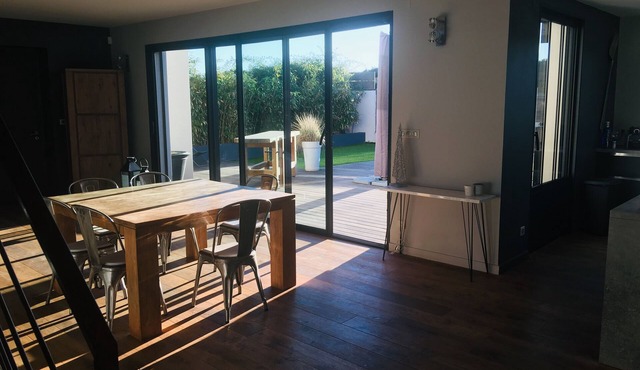 Contemporary villa just outside Montpellier