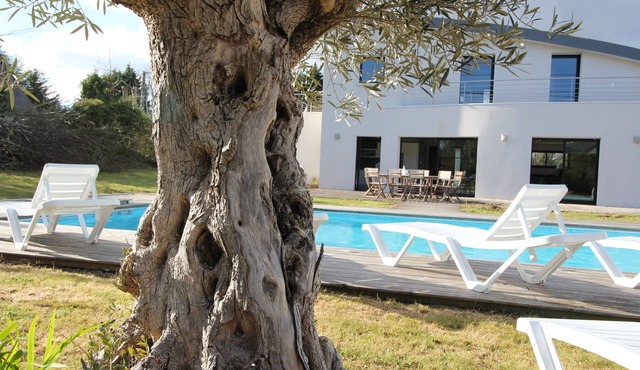 Contemporary Villa Kerseal