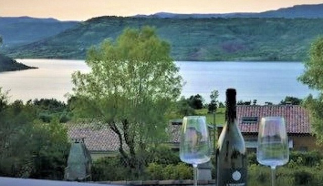 Contemporary villa T7 with breathtaking view of the lake