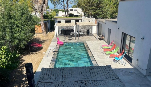Contemporary villa with all comforts, perfect for family stays!
