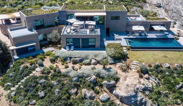 Contemporary villa with exceptional view over the bay of Calvi!