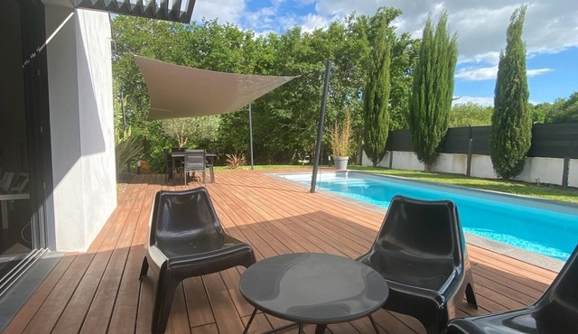 Contemporary villa with private pool close to the port of Vannes