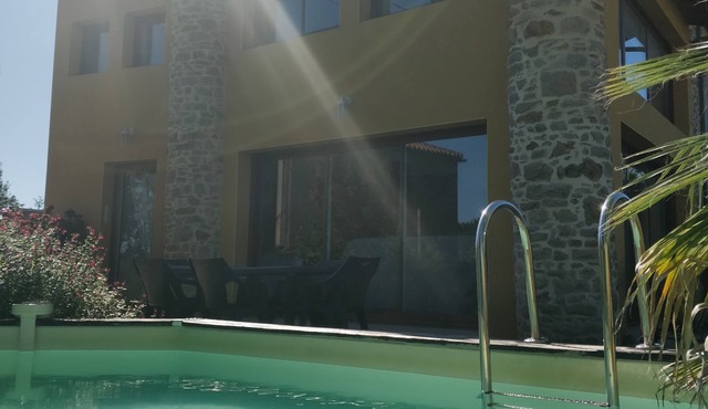 Contemporary villa with its private pool