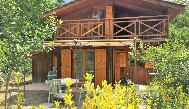 Contemporary wooden chalet 3 comfortable bedrooms