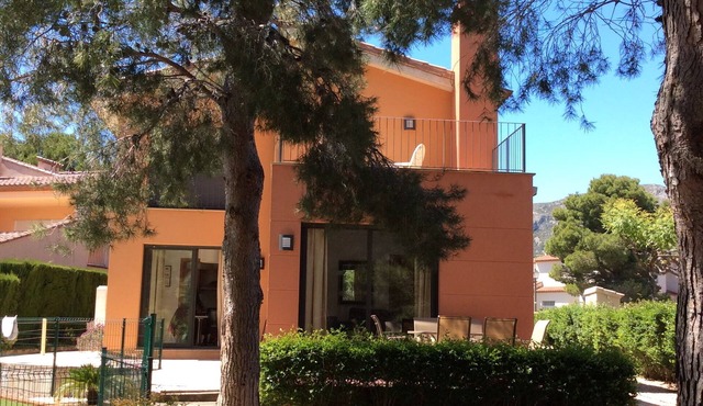 contempory villa with pool in heart of bonmont golf complex