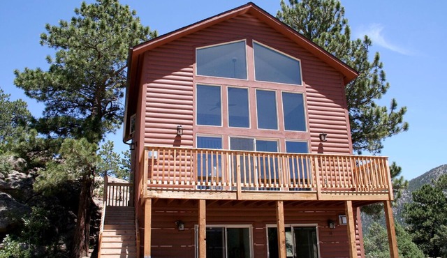 Continental Divide Cabin with breathtaking views from large picture windows