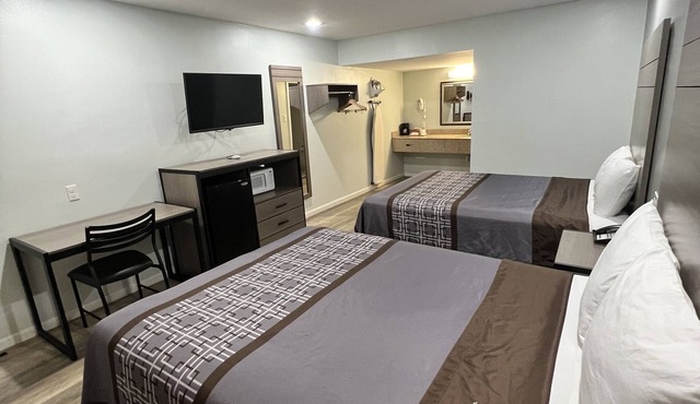 Continental Inn & Suites Nacogdoches TX/SFA University/Downtown