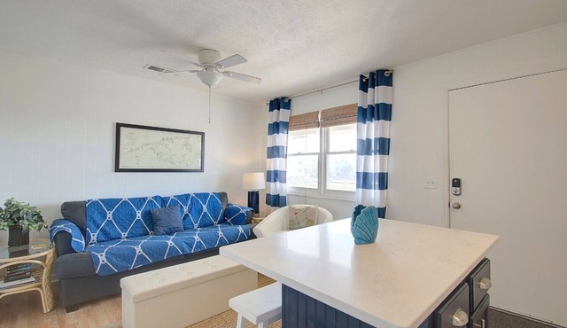 Continental Motel - 1 bedroom condo close to beach