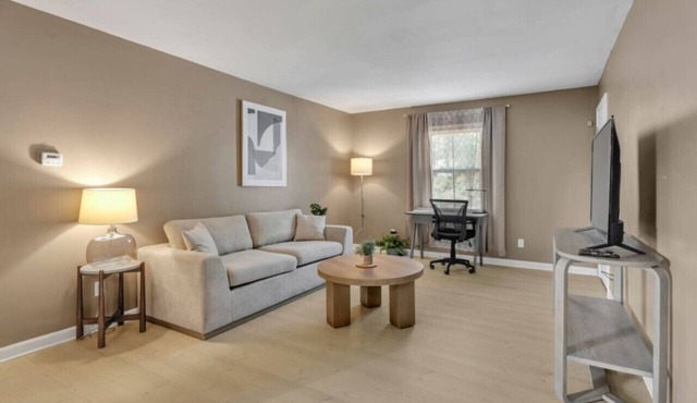 *Contract-Worker Friendly* Convenient 1 Bedroom