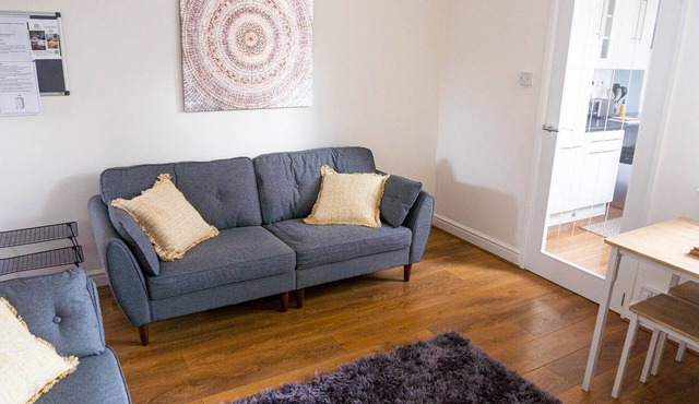 Contractor DIGS in Nuneaton