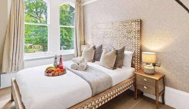 Contractor & Family Friendly | Central Apartment