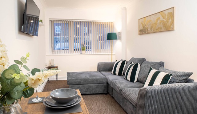 Contractor‑Heaven 5BR Home | 4.5 Baths | Wakefield