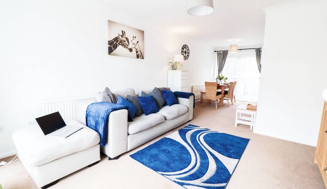 Contractor/Holiday Ready! - Orpington 2-Bed House/Office Room, Free Parking