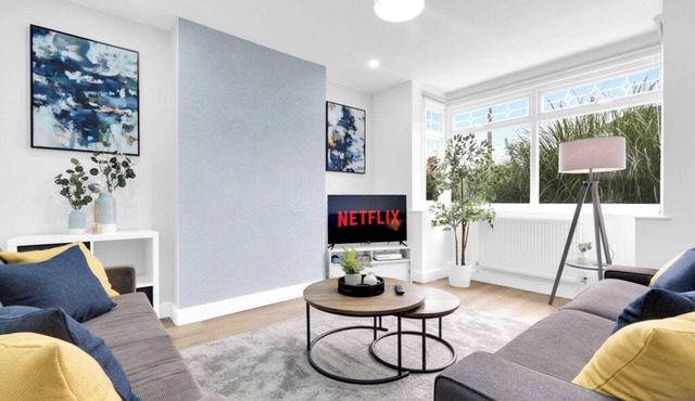 Contractor House 5 Beds Driveway Parking Superfast Wifi