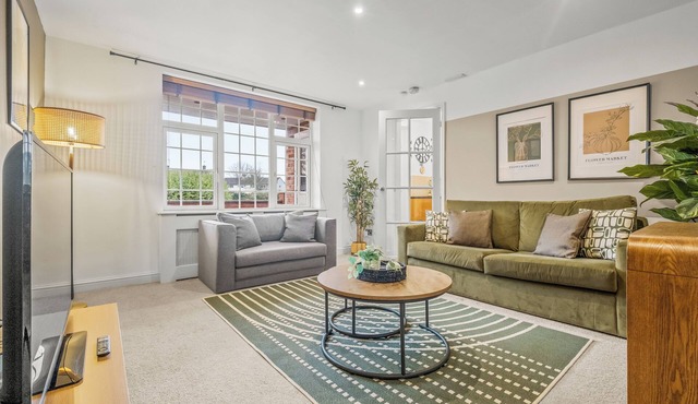 Contractor House 6 Beds 3-Car Driveway Superfast Wifi