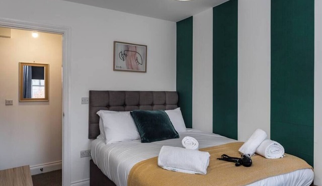 Contractor Room Kitchen Central Spot