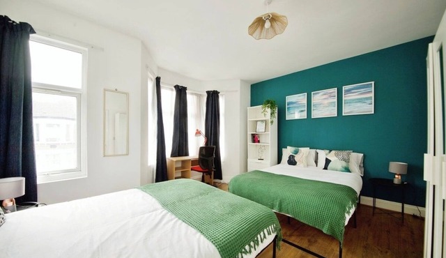 Contractors Family Spacious Stunning Garden House