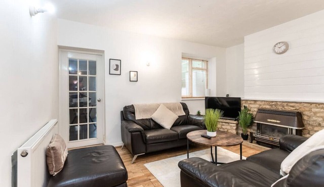 Contractors*Long Stay Discounts*Parking