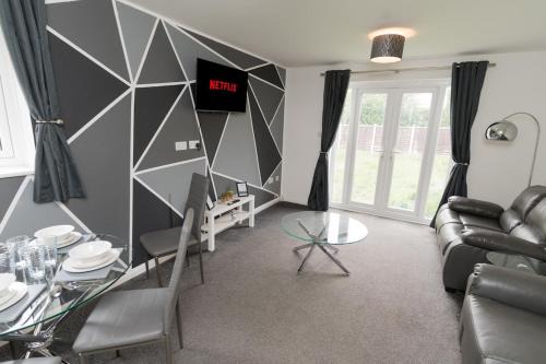 Contractors-Relocation-Free Parking-M5 Junction2