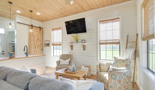 Contrell Cottage is on a farm with peaceful views