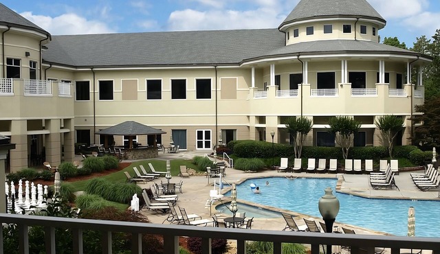 Convenience & Comfort! Minutes to Dinosaur Explore! FREE Parking, Pets Allowed!