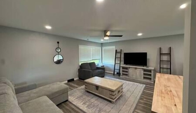 Convenience Haven/Modern 3BR 2BA Home in Macon, MO, Briggs Convenience Haven