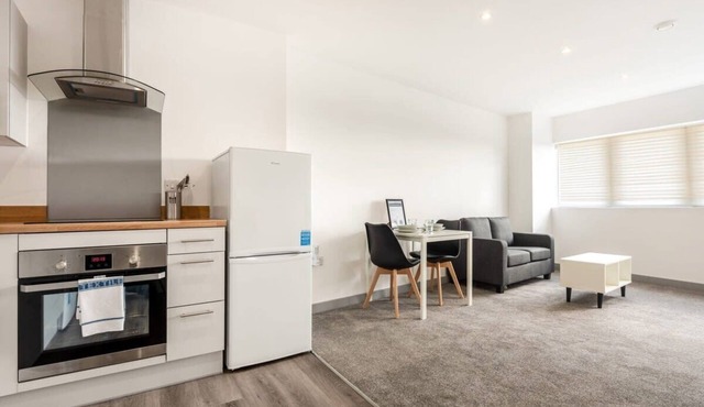 Convenient 1 Bedroom Central Doncaster Apartment