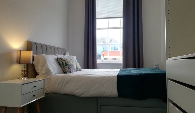 Convenient 1 Bed Apartment in the centre of Newbury (1CHE)