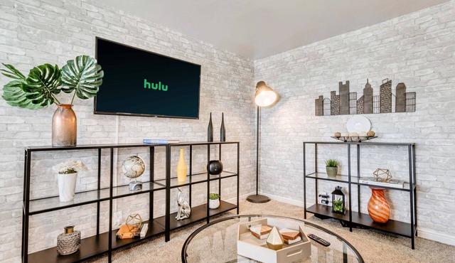 Convenient 2BR Downtown SLC w/Wi-Fi Near Temple Square & Capitol – Sleeps 5