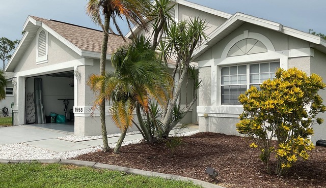 Convenient 3-bedroom home with WiFi, AC,in peaceful Punta Gorda
