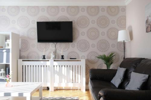 Convenient 3 Bedroom House with Garden in Luton