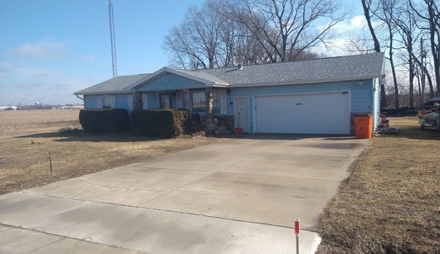 Convenient 3-bedroom home just outside Monticello in quiet addition