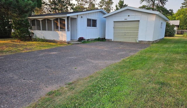 Convenient and comfortable 2 bedroom home in Hayward