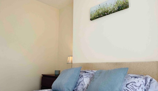 Convenient and Spacious property, sleeps 6 with a big driveway and nice patio