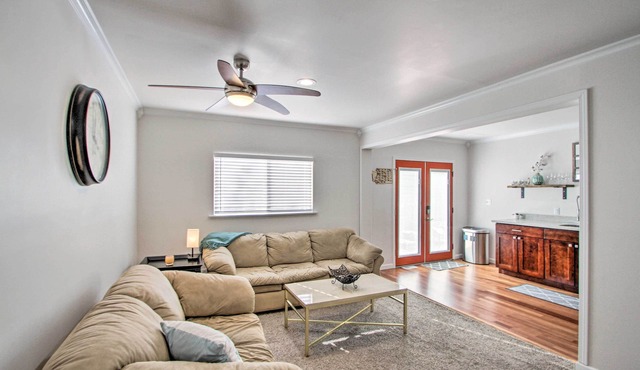 Convenient Burien Getaway: 12 Mi to Dtwn SEA!