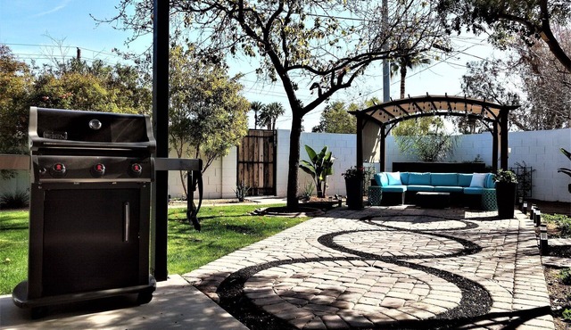 Convenient comfort Next to Old Town Scottsdale Dining Bars Baseball Shops Golf