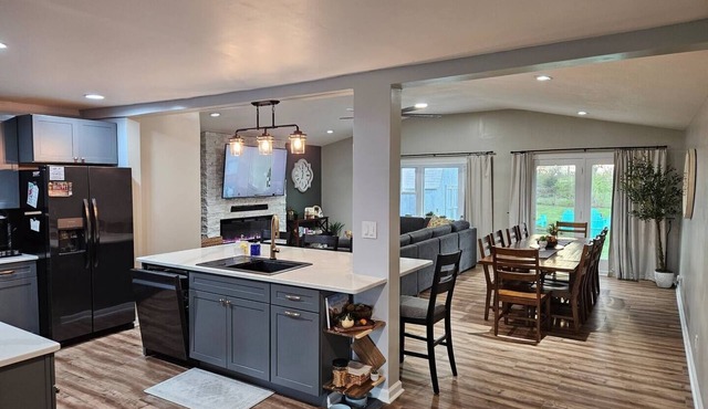 Convenient Comfort in the Heart of Indy