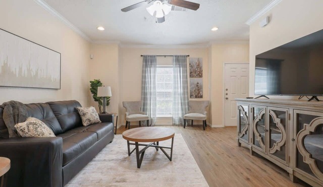 Convenient Condo - 2BR 2 BA - Walk to Tech