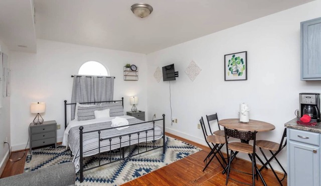 Convenient downtown Studio Near SNP, Wineries, Breweries