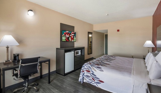 Convenient, Family-Friendly, & Pet-Friendly Room Minutes to Downtown Austin