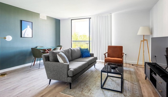 Convenient Foggy Bottom 1BR w/ W/D + Gym on GW Campus, by Blueground