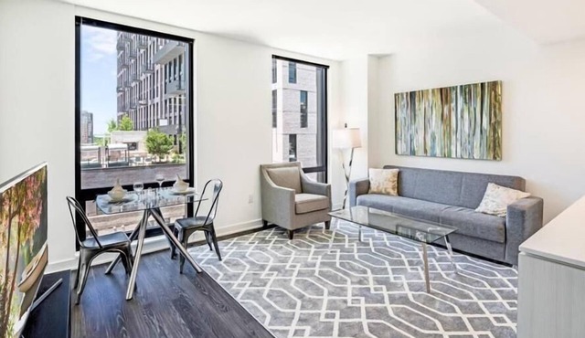 Convenient for Professionals| Lux Amenities | nr Dulles Airport