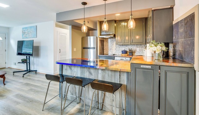 Convenient Glenarden Home - 3 Mi to FedEx Field!