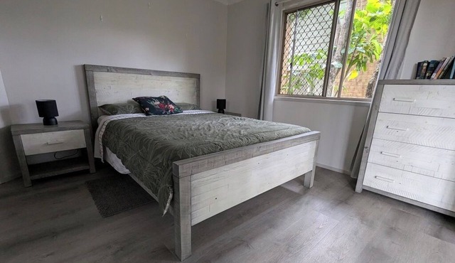 Convenient, great value 2BR Flat @Loganlea, close to Brisbane & Gold Coast