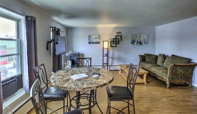 Convenient Kaukauna Condo, 8 Mi to Appleton!