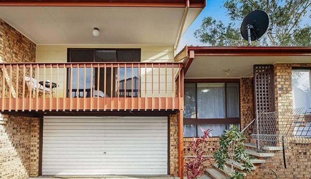 Convenient location; close to Tuggerah Lake.